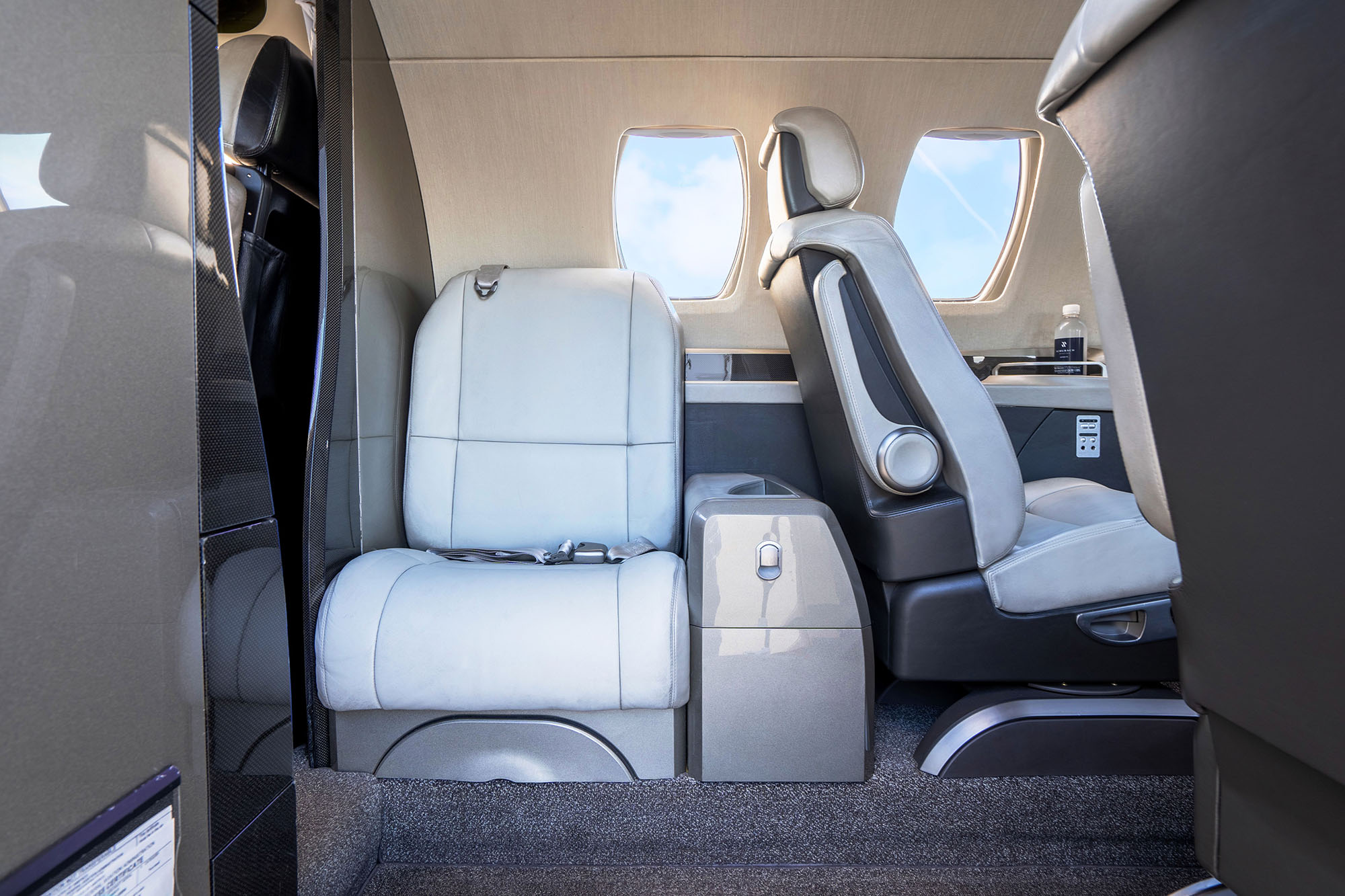 M2 interior seat