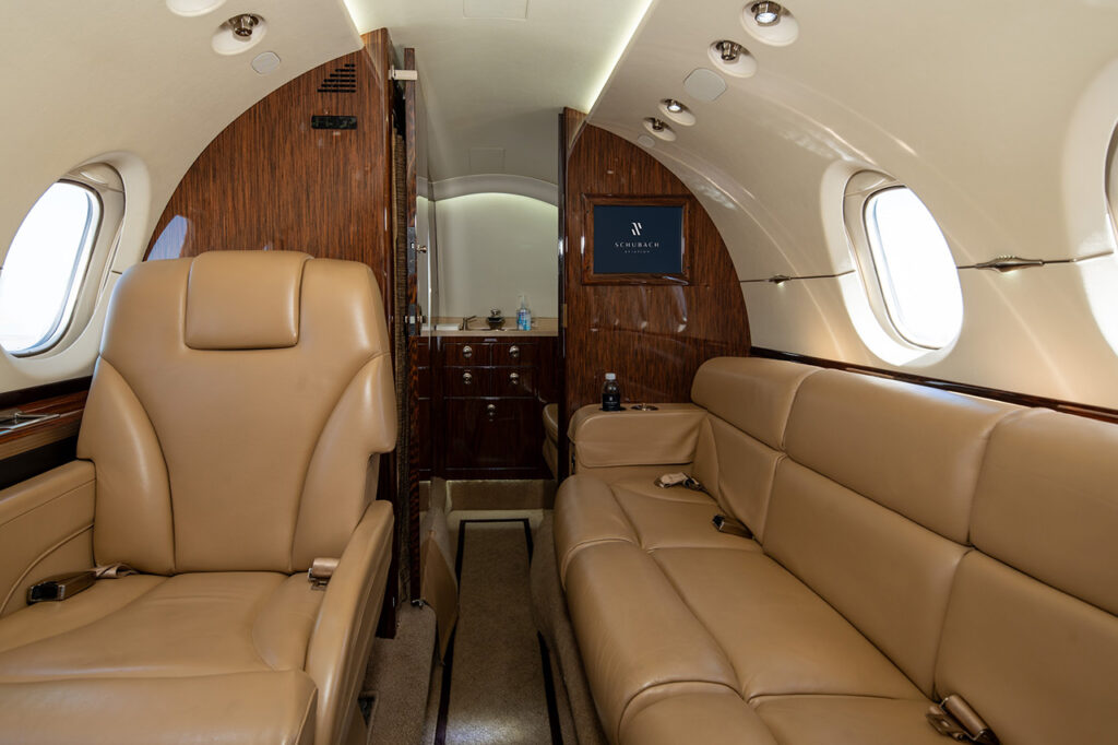Hawker 900XP cabin interior